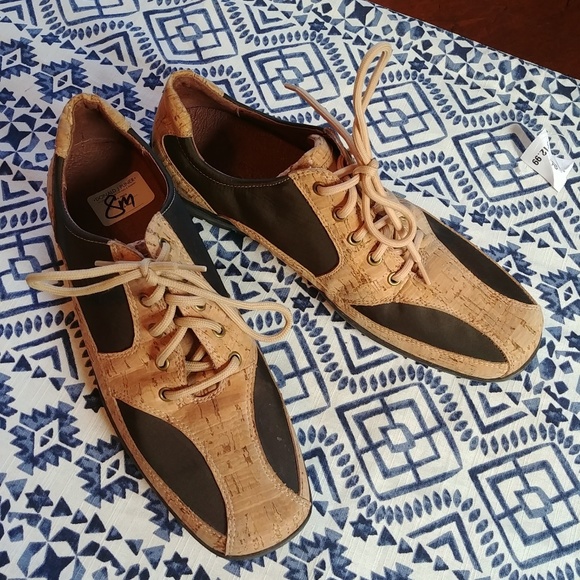 Donald J. Pliner Other - NWT Donald J Pliner cork shoes
